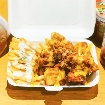 韓国風フライドチキン(ハニーマスタード)+フライドポテト
