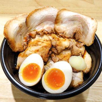 炙り豚3倍！！！背徳感の炙り豚丼