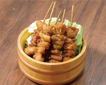 伝承!!宮ちゃんの鶏かわ揚げ(5本)