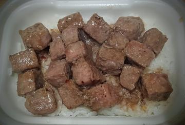 サイコロステーキ丼