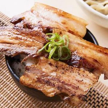 炙りチャーシュー丼 Broiled Pork Filet Rice Bowl