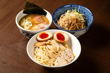 味玉つけめん(三種チャーシュー入り)とパスタ和え麺セット