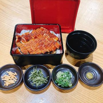 特選上鰻の上ひつまぶし 【出汁・鰻のタレ・わさび・あられ・ねぎ・のり】