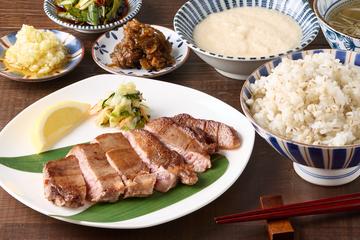 厚切り牛タンとろろ麦飯セット Thick Beef Tongue ＆ Tororo Barley Rice Set
