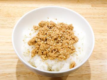 特製そぼろごはん