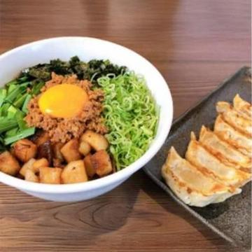【人気定番】台湾まぜそば・餃子6個セット Taiwanese Mix Noodles + 6-Piece Gyoza Dumpling Set