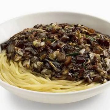 ジャージャン麺 /Blacksauce noodles / 