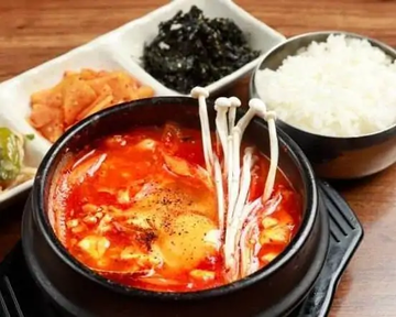 スン豆腐チゲ(ご飯,おかず3品付き)