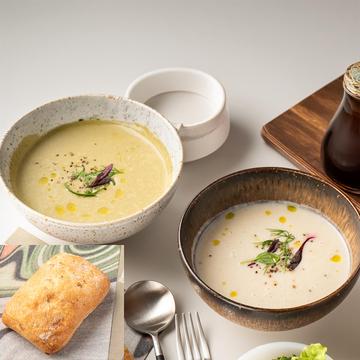 【人気セット】スープ2種+オリーブオイルパンセット(パン1つ)Two Soups with Olive oil Bread Set