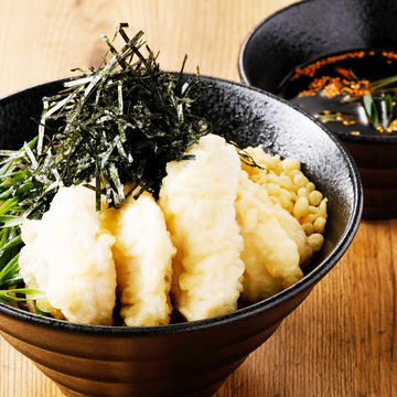 名物 ワシワシガシガシ食べる！ ラー油で食べる  鶏天蕎麦