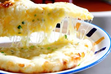 チーズナン・Cheese Naan