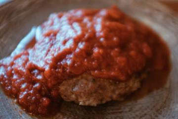 超熟ハンバーグ トマトソース