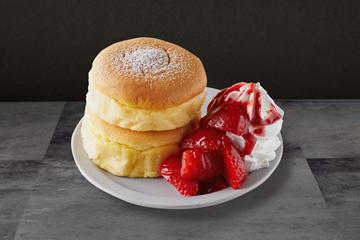 苺ホイップスフレパンケーキ(2個付き) Strawberry Whips Souffle Pancake