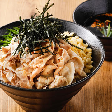 名物 ワシワシガシガシ食べる！   “肉増し(2倍)”蕎麦