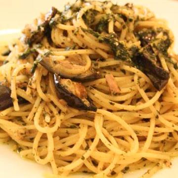 ツナと季節野菜のジェノベーゼパスタ