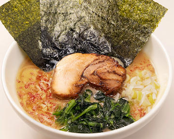 海老塩豚骨麺 (薬味ネギ、のり3枚、豚叉焼1枚、ほうれん草、干し海老)