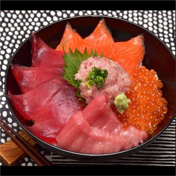 鮪とサーモン丼