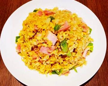 カレー炒飯 Curry flavor Fried Rice