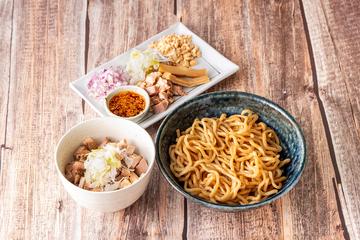 辣油まぜそば＆極上レアチャー丼セット