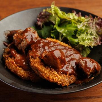和牛メンチの牛タンデミソース定食