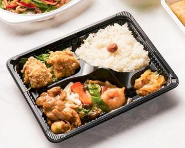 八宝菜、唐揚げ弁当