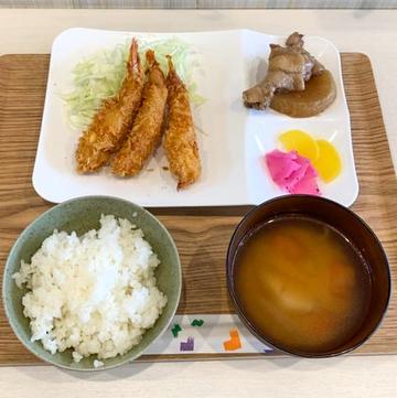 エビフライ定食