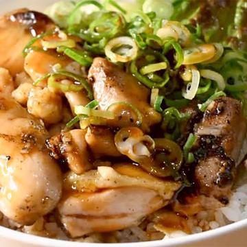 炭火焼き鳥丼(タレ)