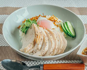 【温玉のせ】カオマンガイ(むね肉) [Hot Spring Egg] Khaomangai(Breast)