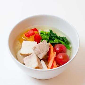 【抗酸化成分たっぷり】彩り野菜の出汁茶漬け(低温スチームトッピング)