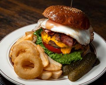 WAGER BACON EGG BURGER ウェイジャーベーコンエッグバーガー