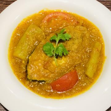 イリシュ(ヒルサ)フィッシュカレー Ilish (Hilsa) Fish Curry(Halal)