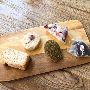 グルテンフリーのパウンドケーキ＆紅茶