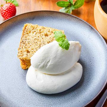 王道！たっぷり生クリームの至福のふわとろシフォンケーキ