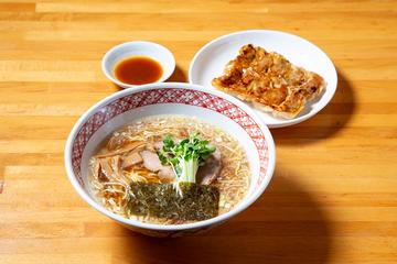支那そば+黒豚一口餃子(支那そばは自宅で温めが必要です)