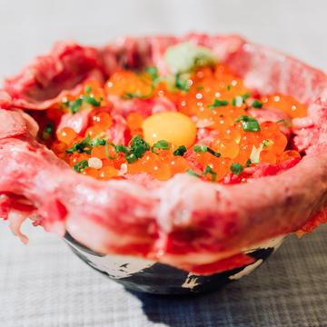 3.炙り牛トロいくら丼 牛トロ増し