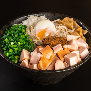 特製魚介豚骨油そば(温玉、ねぎ&チャーシュー増し)