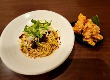 汁無し担々麺と唐揚げ