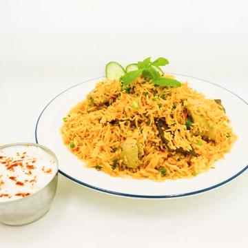 チキンビリヤニ (Chicken Biryani)