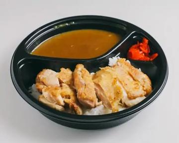 6. チキンステーキ定食(カレーソース別添え)/ Chicken Steak Set with Curry Sauce (Served Separately)