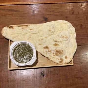 チキンほうれん草カレー&ナンまたはライス palak chicken curry &nan or rice