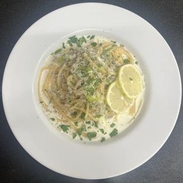 長ネギとちりめんじゃこのレモンクリームパスタ