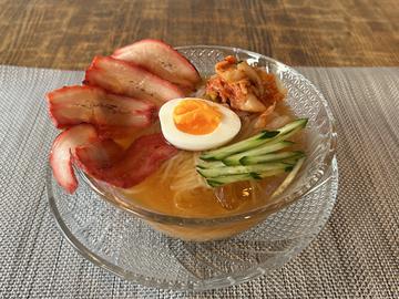氷点クラシック冷麺【しっとり半熟ゆで卵、キムチ、炙りチャーシューのせ】