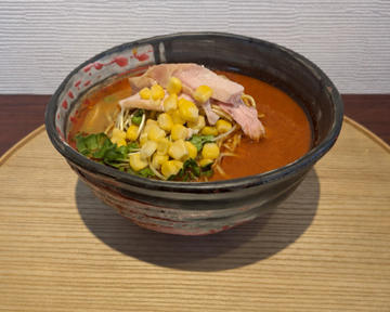 牛骨出汁スパイシーラーメン