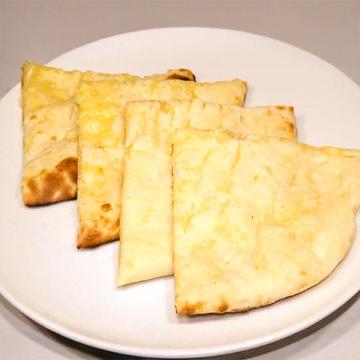 チーズナン(Cheese nan)