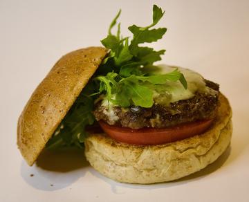 クワトロチーズバーガーセット Quattro Cheese Burger Set