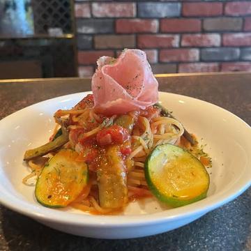 季節野菜のトマトソースパスタ tomato sauce pasta