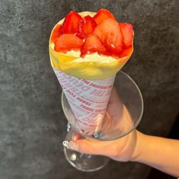 1. ストロベリーホイップクレープ