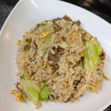 牛肉とレタスチャーハン