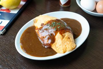 カレーオムライス omelette rice with curry sauce