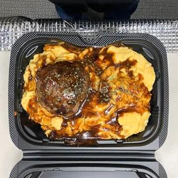 ハンバーグオムライス
